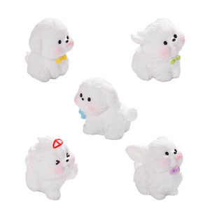 Figuritas de perros blancos bonitos, mini decoraciones de resina para escritorio y coche, adornos para el Día del Niño, accesorio de regalo para el Día de San Valentín D2130 - Product Image 1