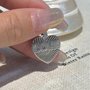 Colgante de Plata de Ley S925 con Diseño de Nicho, Ligero, Moderno, Estilo Vintage, Joyería con Forma de Corazón - Product Image 4