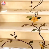 Escalier personnalisé pour hôtel de luxe, escalier en marbre crème, escalier en marbre découpé au jet d'eau, motif floral