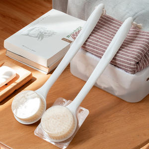 Cepillo Corporal de Plástico con Mango Largo, para una Limpieza Profunda y Masaje, Exfoliante Mágico para el Baño - Product Image 4