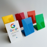 Présentoir de table Nfc en acrylique coloré à impression personnalisée Stand Tap Google Review
