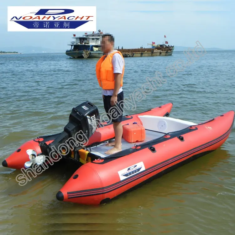 Catamaran barco inflável dos passageiros do gato de vela