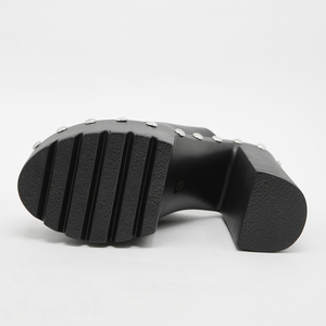 Nuevas Sandalias Negras de Plataforma Gruesa para Verano, Cómodas, Modernas, con Punta Abierta, Tacón Alto de 14CM, Tipo Mule, con Tachuelas, Fáciles de Poner - Product Image 4