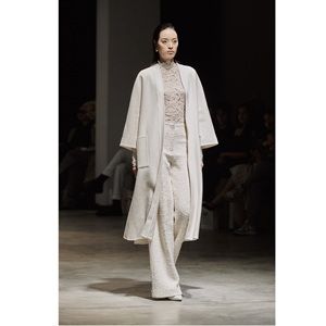 เสื้อผ้าแฟชั่น เสื้อท่อนบน เสื้อเบลาส์สวยหรู ODM เสื้อ GISELLE สำหรับผู้หญิง คอทรงโอ ODM ผลิตตามสั่ง เสื้อผู้หญิงตกแต่งด้วยลูกไม้ เสื้อกล้ามผู้หญิง - Product Image 1