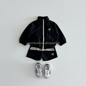 Ensemble short et veste légère décontractée pour enfants coréens d'été D692, avec inscription élégante - Product Image 3