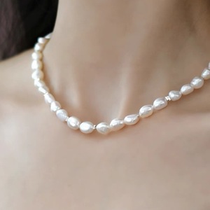 Collier en argent S925 à la mode avec perle baroque et chaîne de clavicule en argent écrasé, durable et élégant pour un port superposé - Product Image 2