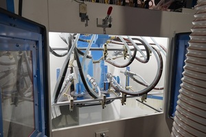 High Output Automatic Rotary Table Sandblasting Machine Automated <b>Sandblaster</b> Cabinet - Product Image 4