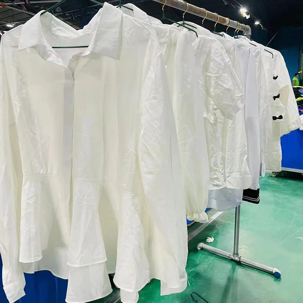 Bundle bales clean second-hand white shirt A Grade women's white shirt 58 kg second-hand clothes in Vietnam Philippines Thailand