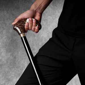 Bastón de Resina y Madera Ideal para Personas Mayores y Caminantes al Aire Libre, Combina una Maniobrabilidad Ligera - Product Image 2