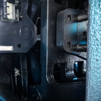 Machine de moulage par injection d'occasion de 250 tonnes d'origine Haïtienne à bon prix, avec servomoteur, pour la fabrication industrielle de plastique