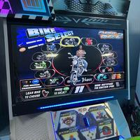 Machine de jeu d'arcade de course à monnayeur pour 2 joueurs, équipement d'amusement dynamique de simulation de conduite, très demandé pour les salles de jeux