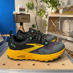 Nuove Scarpe da Corsa di Design per Uomo e Donna, Sneakers da Escursionismo Outdoor Cascadia 17 Trail <span class=keywords><strong>GTX</strong></span> Impermeabili, Stile Walking in Nero e Bianco - Product Image 4