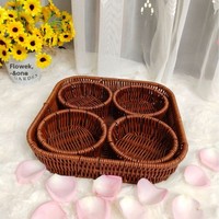 Panier à quatre compartiments tressé carré pour collations et amuse-gueules avec motif Enfant Béni