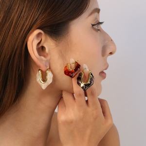 Modernos Pendientes de Aro de Acero Inoxidable para el Verano, Chapados en Oro de 18K, con Resina Colorida, Geométricos e Impermeables para Mujer - Product Image 3