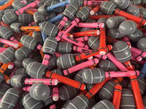 Bán buôn trẻ em Đảng PVC Inflatable nhạc cụ thổi lên Microphone các loại màu sắc Inflatable Microphone 35cm - Product Image 6