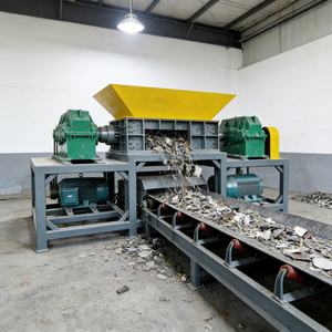 Broyeur industriel à un ou deux arbres pour déchets plastiques, vieux vêtements, métaux et bois - Product Image 1