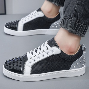 Sneakers da Uomo 2026 per Tutte le Stagioni, Stile Casual Sportivo con Lacci, Borchie e Strass, Modello Low Top - Product Image 3