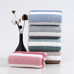 Serviette en polaire corail 75x35cm rayée absorbante pour sécher les cheveux à la maison - Product Image 3