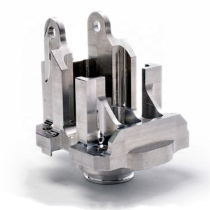 Servizio Professionale di Fresatura CNC: Base per Braccio Girevole in Alluminio con Trattamento Superficiale Anodizzato Argento - Product Image 6