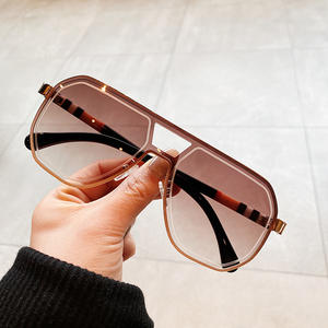 Lunettes de soleil irrégulières Qianai pour femmes, UV400, monture large, style aviateur, monture rose, verres gris orange - Product Image 4