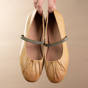OEM ODM, style de marche doux et décontracté, conception supérieure, plis en cuir véritable, bout rond, ballerines, nouveau style, fournisseur d'appartements pour femmes - Product Image 4