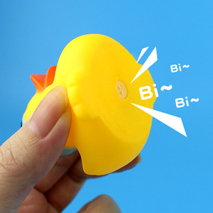Juguete de Patito Amarillo Pirata, Patito de Baño con Sonido, Juguete Flotante Pequeño con Temática de Halloween - Product Image 2