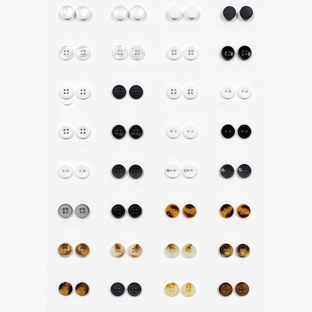 Eco-friendly 2 4 Holes Round ABS Plastic Snap Buttons with Beads and Plating for Sewing Trench Coat Suit Dress Shirt