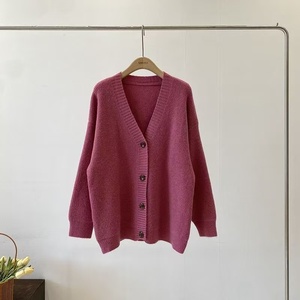 Áo len cardigan dài mùa đông nữ họa tiết hoa và trơn, size lớn, phong cách đường phố, làm từ chất liệu len cashmere mềm mại - Product Image 4