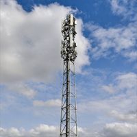 Tour tubulaire autoportante à trois pieds de 25 m en acier galvanisé à chaud pour télécommunications cellulaires et haut débit (BTS)