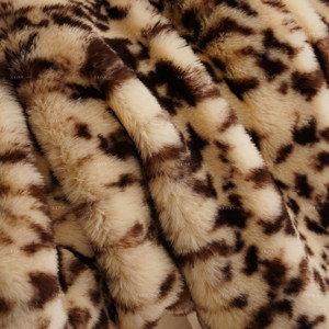 Manta de Invierno Cálida e Impermeable con Estampado de Ciervo de Piel Sintética, con Reverso de Franela, a Prueba de Orina, para Mascotas, Reversible y Lavable - Product Image 2
