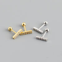 Boucles d'oreilles fines en zircon cubique vertical exquis en argent 925 plaqué or 18 carats pour femmes