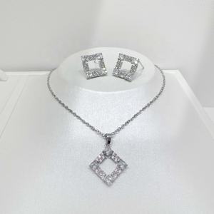 Juego de joyería de plata de ley 925 chapada en oro con diseño geométrico, collar y aretes con circonita cúbica, conjunto de lujo para mujer. - Product Image 4