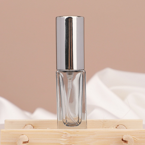 ขวดน้ำหอม5ML10ML ขนาด20มล. ขวดสเปรย์น้ำหอมแก้วสีเทาเหลี่ยมโปร่งแสงเกรดสูงแบบพกพา - Product Image 5