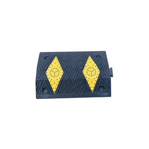 Gomma e plastica piccoli dossi di velocità a forma di diamante della sicurezza stradale dossi di velocità per il parcheggio, barriera di controllo del traffico - Product Image 1