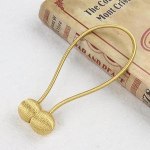 Fermacravatte con tendine a sfera con perle magnetiche - Product Image 4