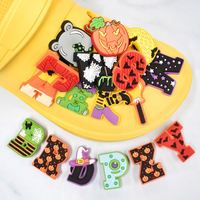 Vente en Gros 2D Pvc Étanche Halloween Lettres Chausses de Chaussures Décoration de Chaussures de Luxe