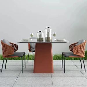Ensemble table et chaises de jardin en rotin d'extérieur 4 places, design contemporain imperméable pour terrasse ou cour - Product Image 1