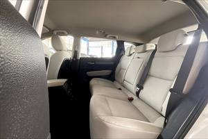 Voitures d'<span class=keywords><strong>occasion</strong></span> <span class=keywords><strong>Renault</strong></span> <span class=keywords><strong>Koleos</strong></span> PE SUV 2023, prêtes à être expédiées - Product Image 4