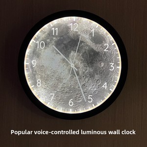 Thạch anh điều khiển bằng giọng nói mặt trăng Đồng hồ treo tường thời trang nhựa kim hiển thị ánh sáng ban đêm món quà hoàn hảo cho phòng khách tân gia - Product Image 2