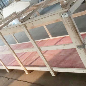 Caisses en bois pour emballage d'exportation avec structure en pin, entrée pour chariot élévateur à quatre voies, taille personnalisable - Product Image 1