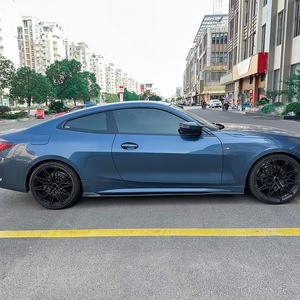 สเกิร์ตข้างรถยนต์ Amp-Z สำหรับ BMW ซีรีส์ 4 คูเป้ G22 G23 M Sport สีดำเปียโน ลายคาร์บอนไฟเบอร์ ผิวด้าน ปี 2020+ - Product Image 1