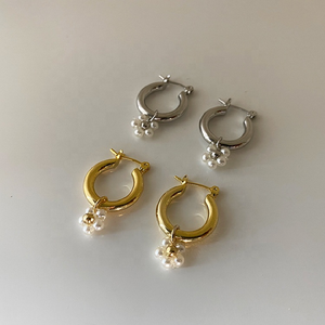 Pendientes de aro pequeños y gruesos chapados en oro de 18K para mujer, joyería Bohemia minimalista coreana, con cuentas y perlas delicadas - Product Image 4