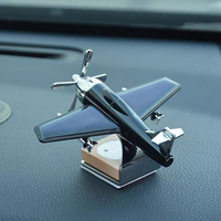 Mini désodorisant de parfum de voiture solide Placement de tableau de bord Diffuseur d'aromathérapie d'avion Parfum à énergie solaire pour l'intérieur de la voiture