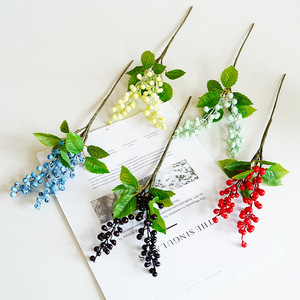 Branches artificielles de baies rouges Ruilisi, mini fruits d'acacia pour la décoration de la maison, les mariages et les accessoires extérieurs - Product Image 4
