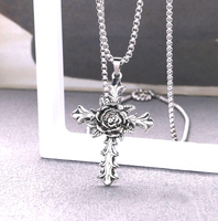 GOLDIX Collier pendentif vintage néo-gothique en acier inoxydable plaqué argent avec fleur de rose et foi chrétienne Accessoire de mode Bible