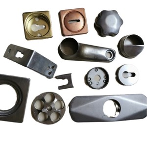 Pièces métalliques estampées Hengxinhan Hxh-18 en tôle galvanisée, traitement personnalisé pour applications de quincaillerie - Product Image 3