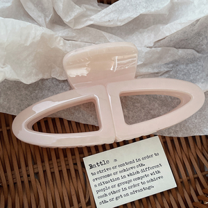 Pinces à cheveux géométriques de couleur unie en acrylique creuses Vintage Glossy Non Slip Durable Claw Clip Elegant Fashionable Women Haarspangen - Product Image 4