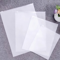 En Stock emballage mat de différentes tailles pour pyjamas drap de lit manteau vêtements sac à fermeture éclair en plastique transparent sac à fermeture éclair