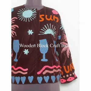 Veste en velours brodée à la main Suzani, vêtements d'hiver bohèmes, veste, veste en velours floral Suzani brodée, cadeaux d'anniversaire pour femmes - Product Image 1