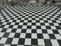 Carrelage mural et de sol intérieur en marbre noir et blanc Nero Marquina SH STONE, écologique, imperméable, motif damier personnalisé pour villa et salon